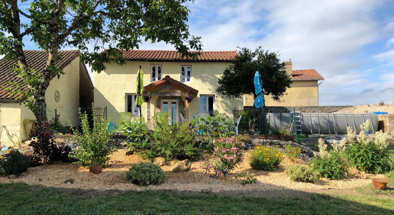 The Walnut Tree Chambre D'Hotes Le Dorat Exterior foto